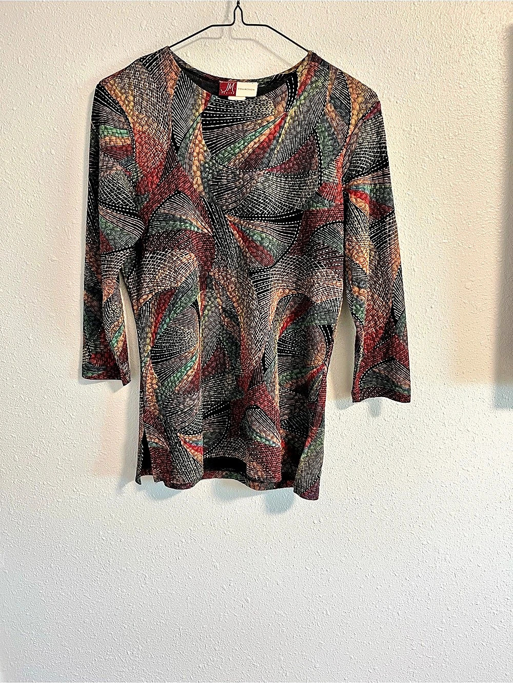 JM Collection Abstract Print Tunic in Black & Red Size Small Like New